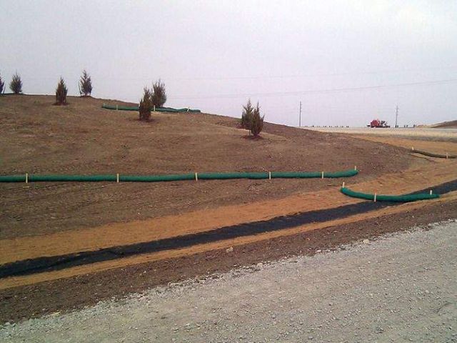 SiltSoxx Slope Interruption Alternative Staking Method SiltSoxx Slope Interruption Alternative Staking Method